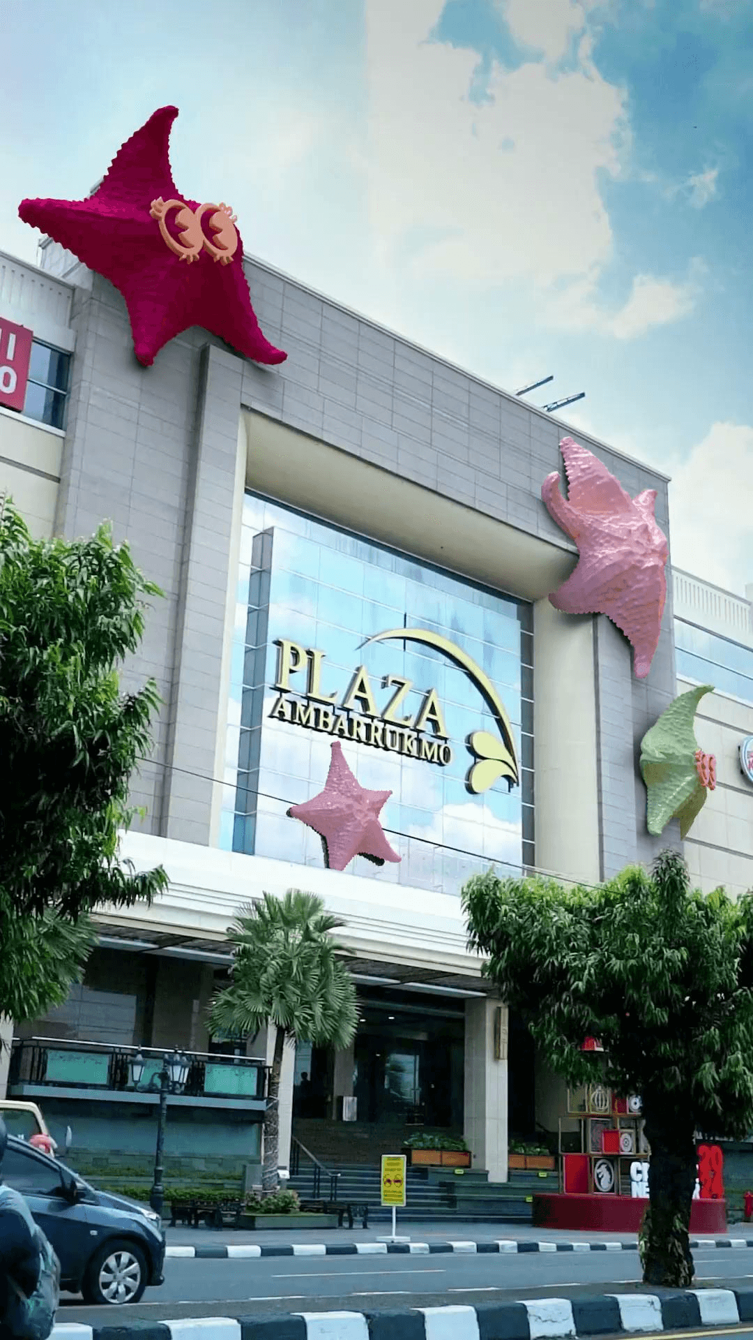 Plaza
Ambarrukmo